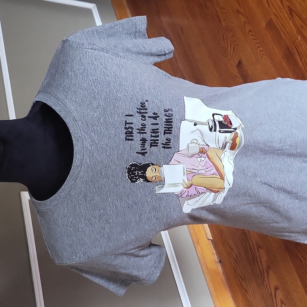 SHEIN Gray Graphic Tee - Short Sleeve